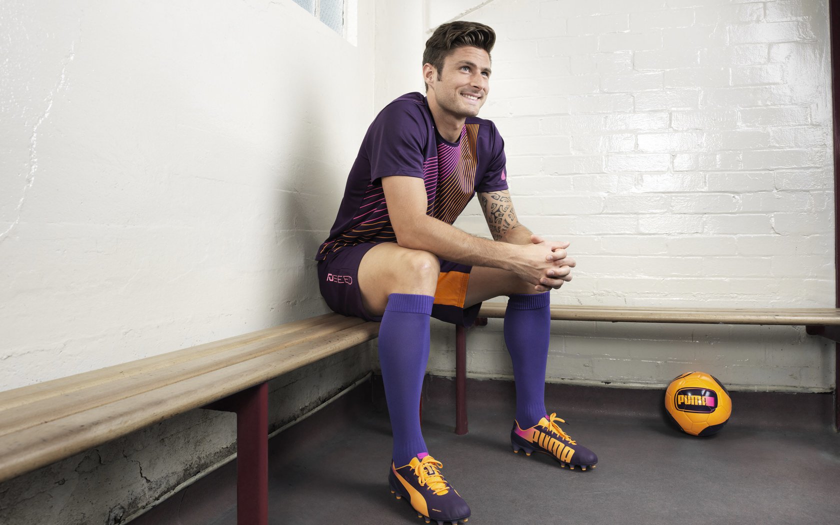 世界杯小组赛淘汰赛-魔幻足坛，武汉三镇备战荷甲，皇家社会改行篮球，申花伤情惊呆德国杯